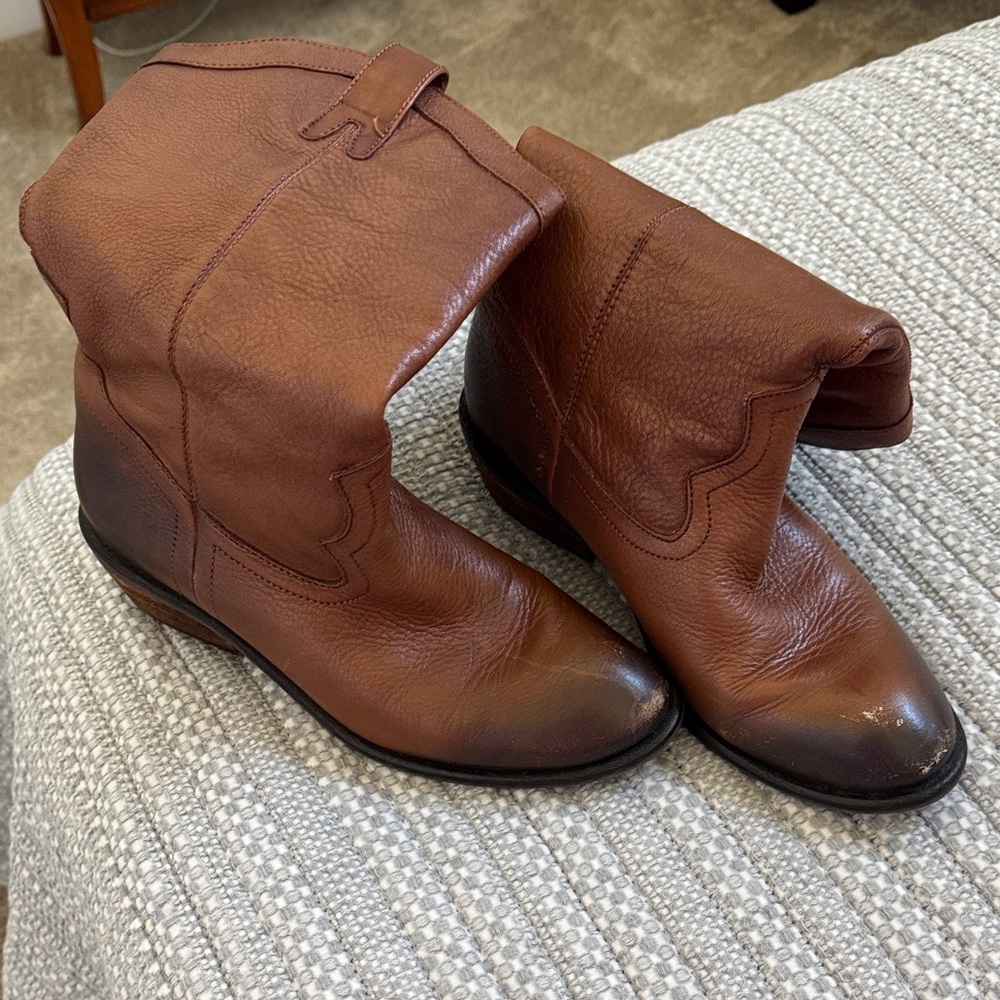 Jessica Simpson cowgirl boots. Great condition. Very comfortable.